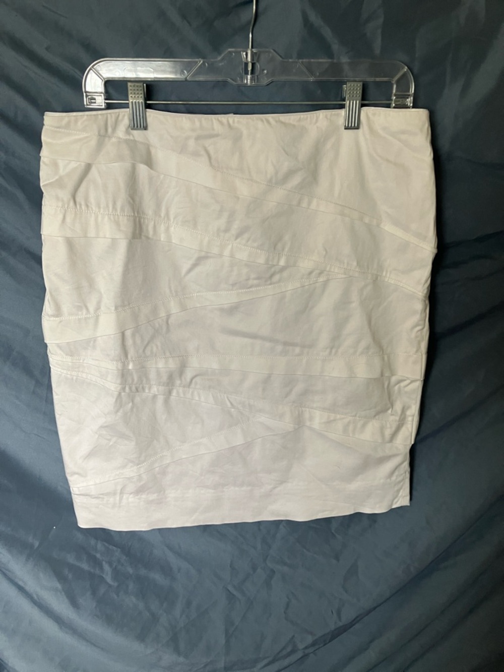White House Black Market: White Textured Bandage Pencil Skirt- 10